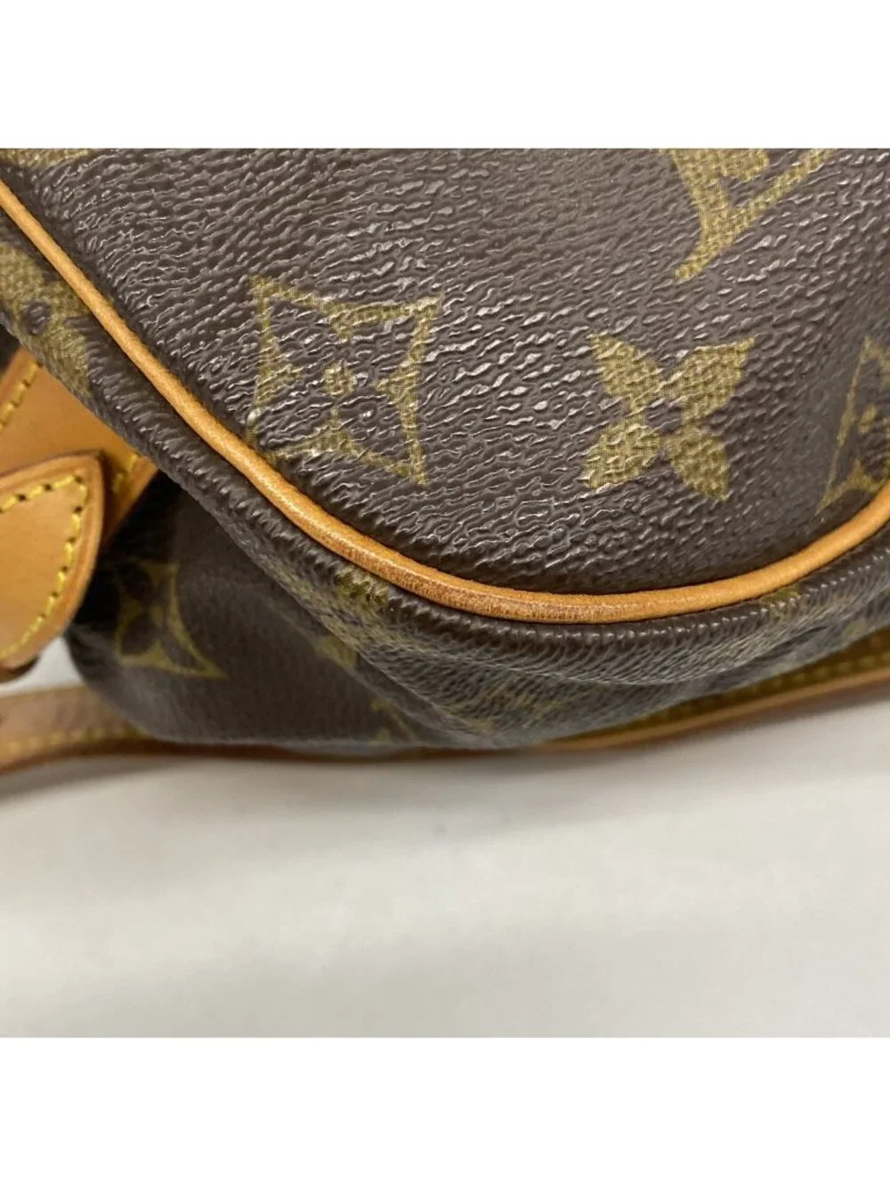 Louis Vuitton Shoulder Bag Monogram Saumur 35 Brown